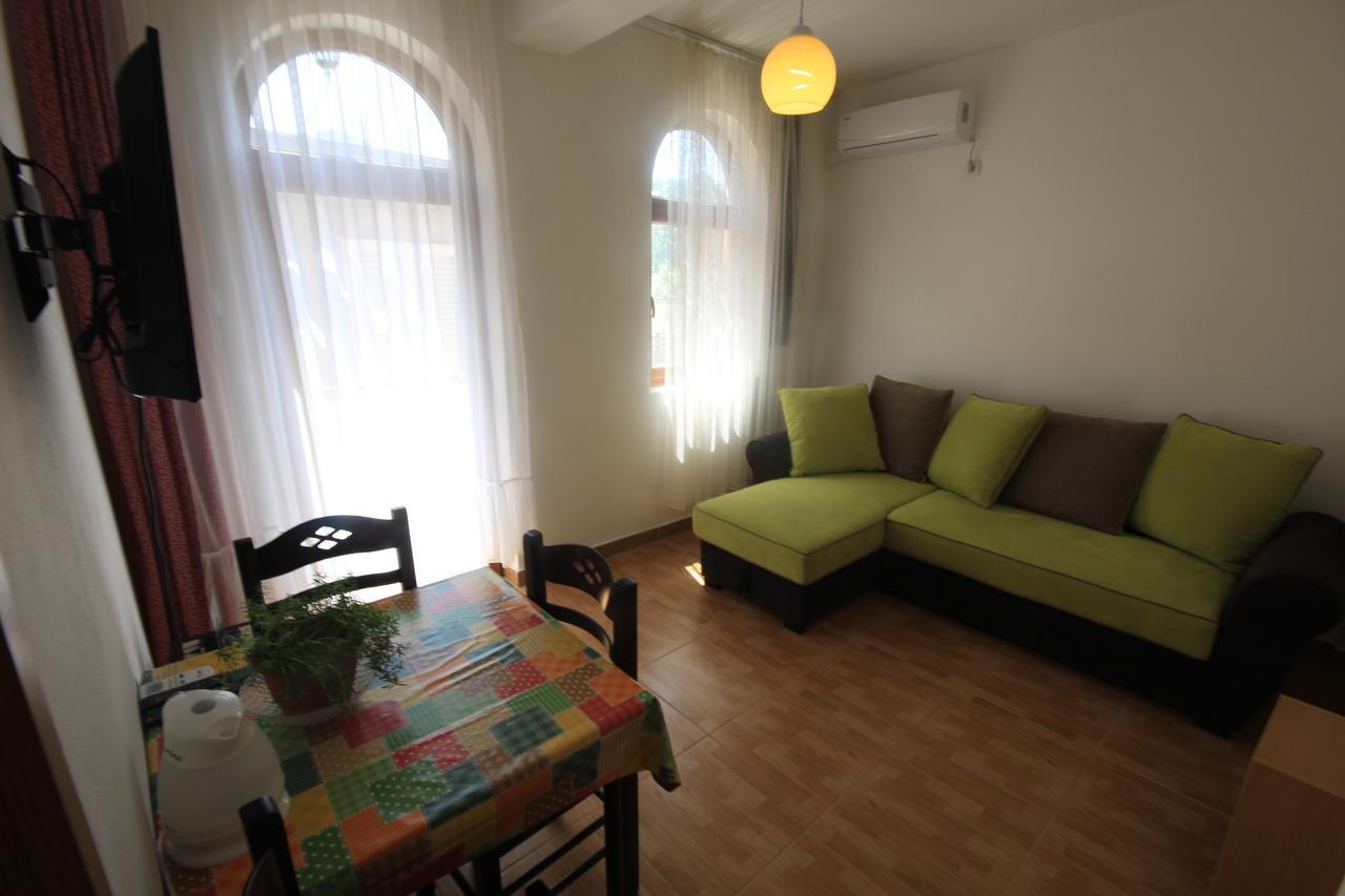 Apartments Olga Virpazar Esterno foto